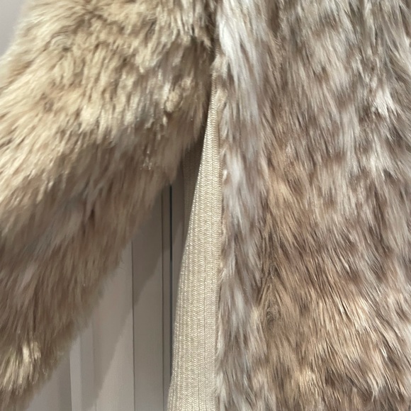 Urban Outfitters faux fur - Picture 2 of 5